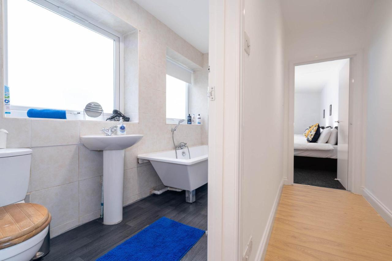 Three Bedroom Apartment- One Choice Stays Serviced Accommodation- Jewellery Quarter Birmingham Exterior photo