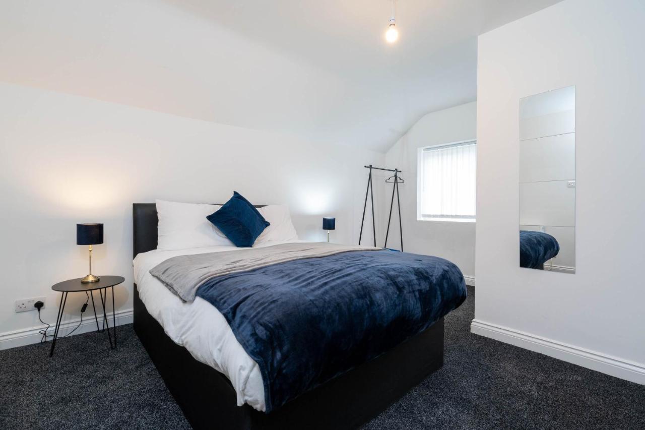 Three Bedroom Apartment- One Choice Stays Serviced Accommodation- Jewellery Quarter Birmingham Exterior photo