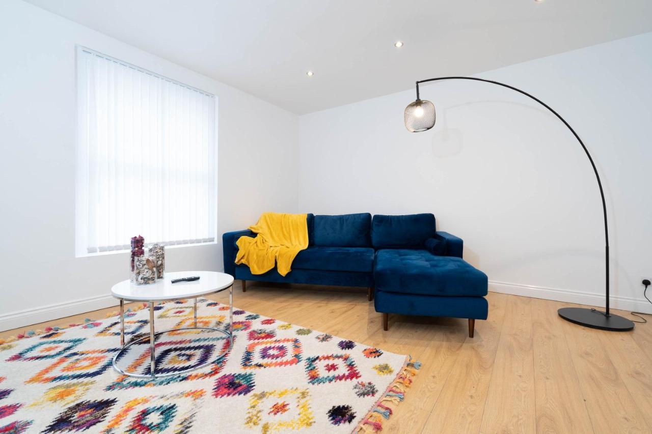 Three Bedroom Apartment- One Choice Stays Serviced Accommodation- Jewellery Quarter Birmingham Exterior photo